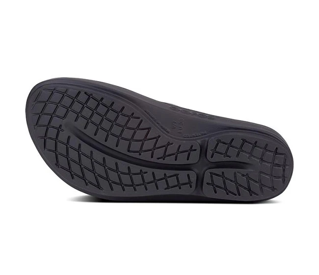 OOFOS OOlala Thong Sandal (W)(Black) - Image 2