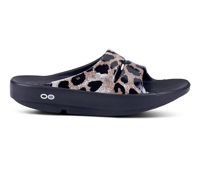OOfos OOahh Slide (W) (Cheetah) - Image 2